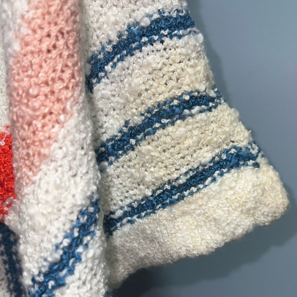 three- quarter wide sleeve beach sweater - Picture 6 of 7